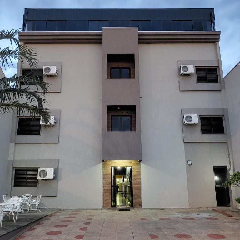 Paradise Hotel - Main view