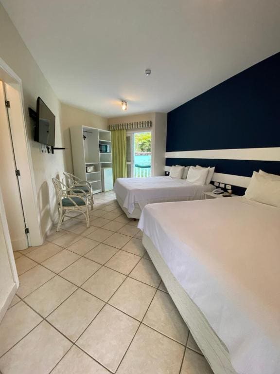 Hotel Port Louis - View 2