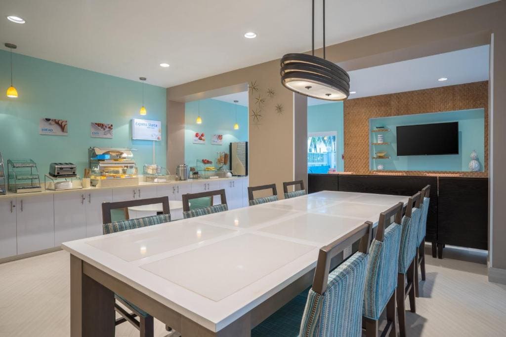 Holiday Inn Express & Suites Nassau by IHG - View 6