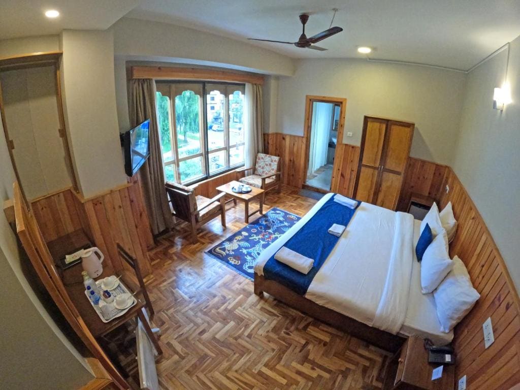 Khamsum Inn - View 2