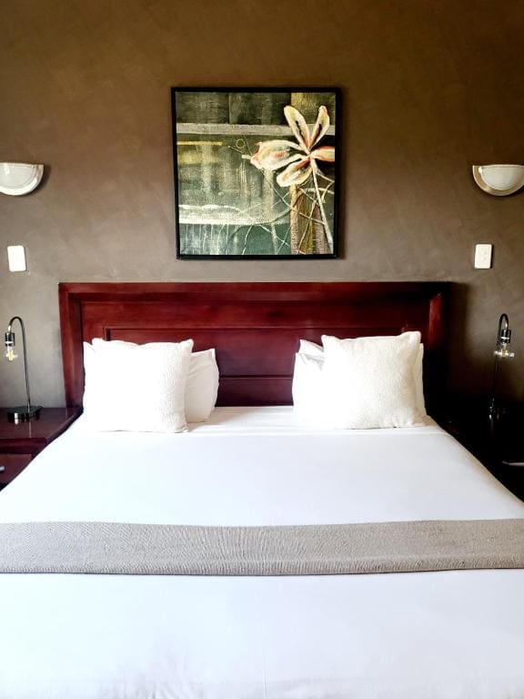 Desert Sands Hotel - View 5