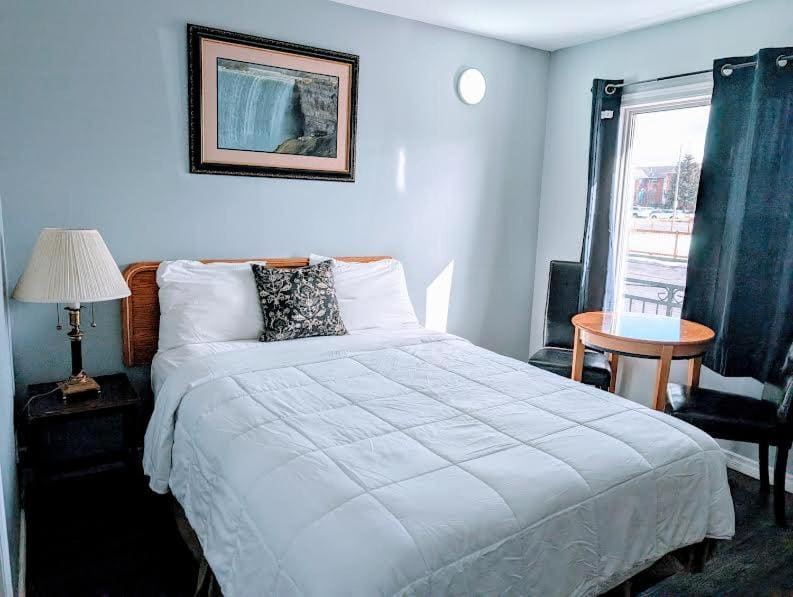 A1 Inn Niagara Falls - View 2