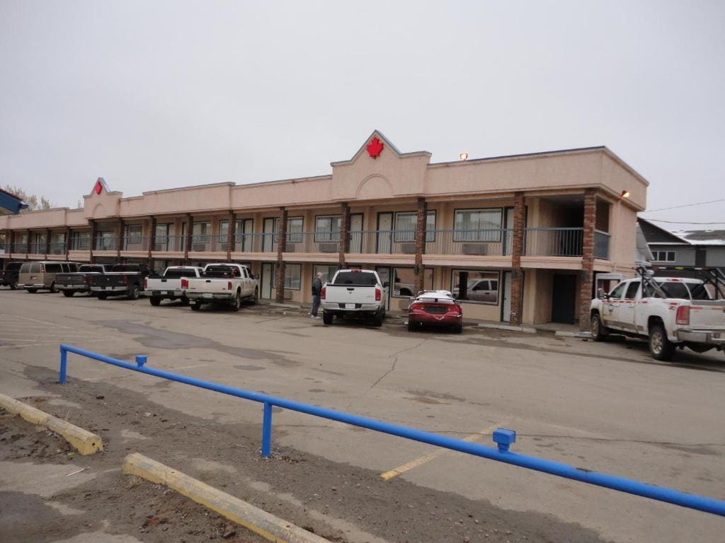 Best Maple Inn - Drayton Valley - View 4