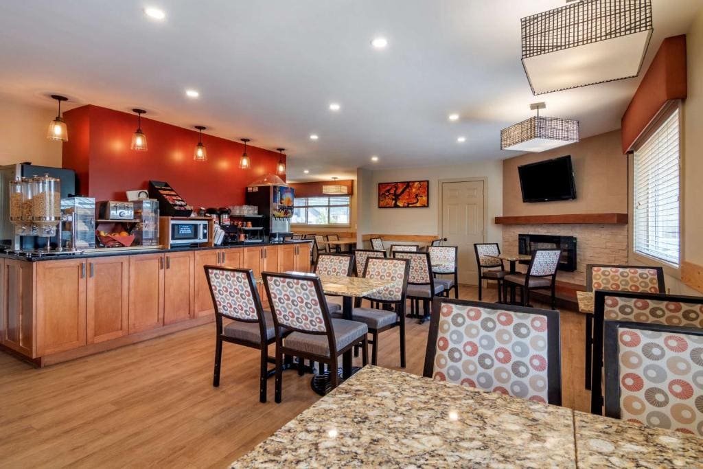 SureStay Plus Hotel by Best Western Salmon Arm - View 4