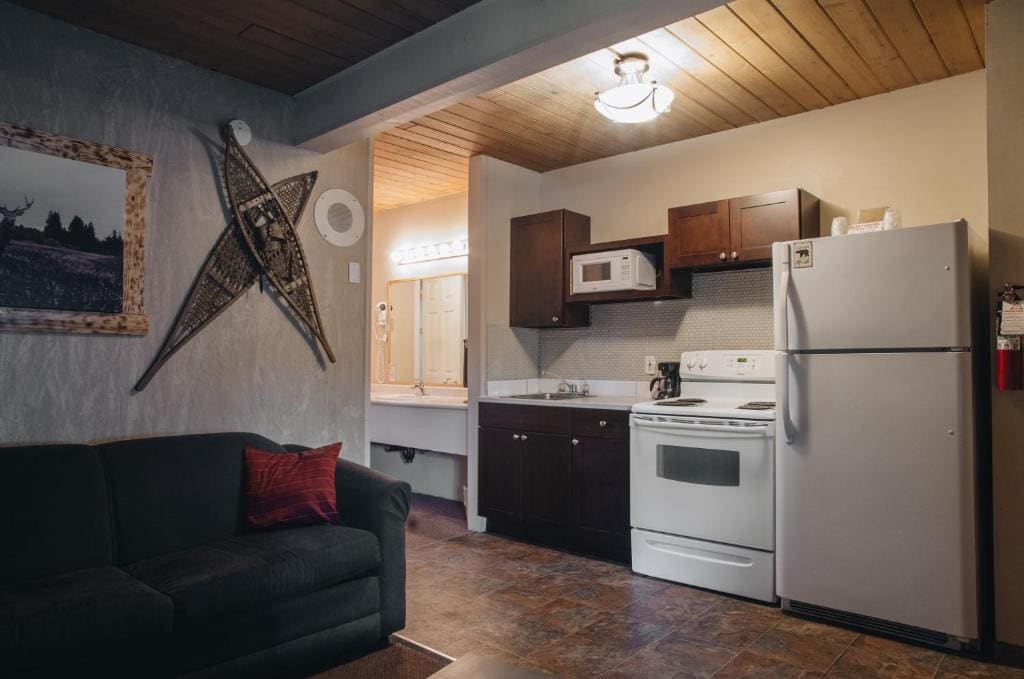 Canadas Best Value Inn and Suites Fernie - View 3
