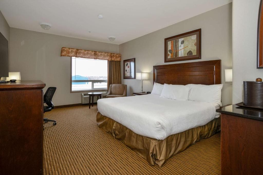 Coast Weyburn Hotel - View 2