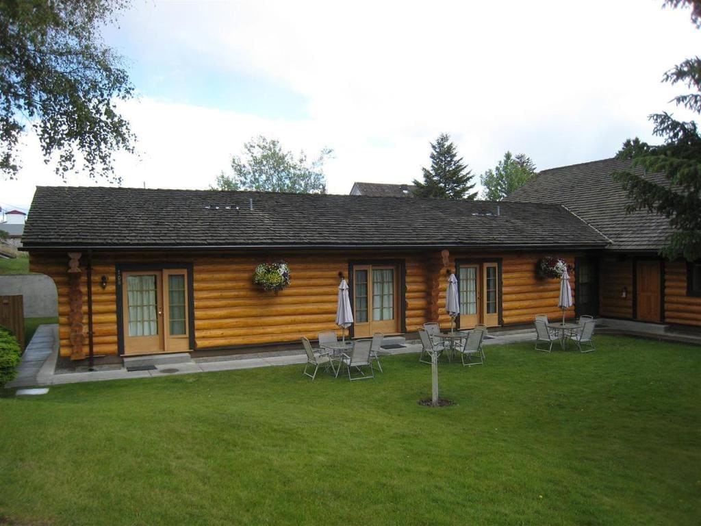 Cariboo Lodge - View 6
