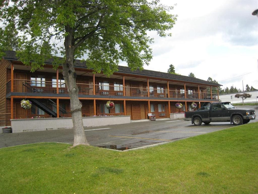 Cariboo Lodge - View 5