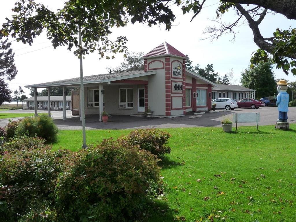 Sunny Isle Motel - Main view