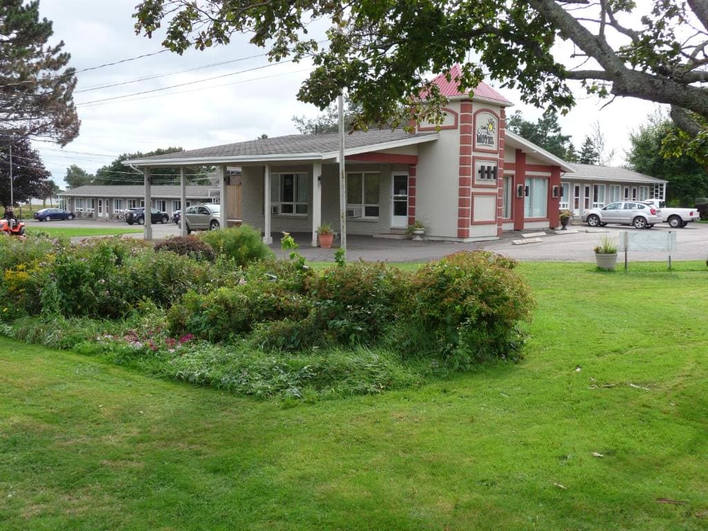 Sunny Isle Motel - View 2
