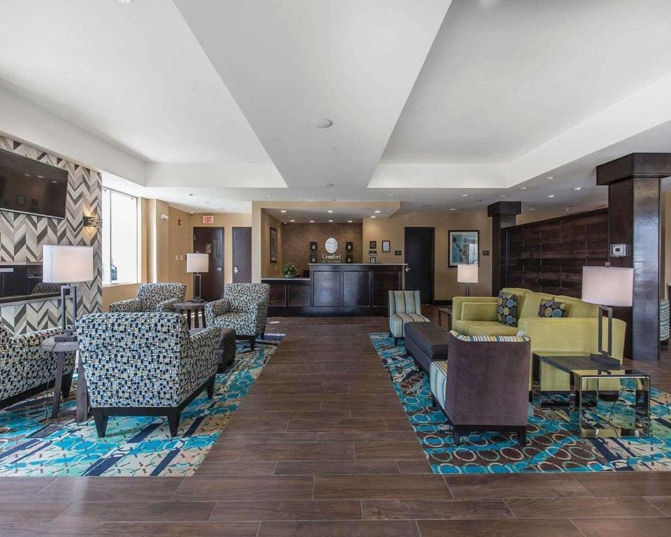 Comfort Inn & Suites Airport North - View 5
