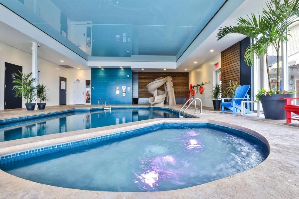 Comfort Inn & Suites - View 3