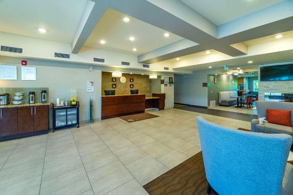 Comfort Inn & Suites - View 5