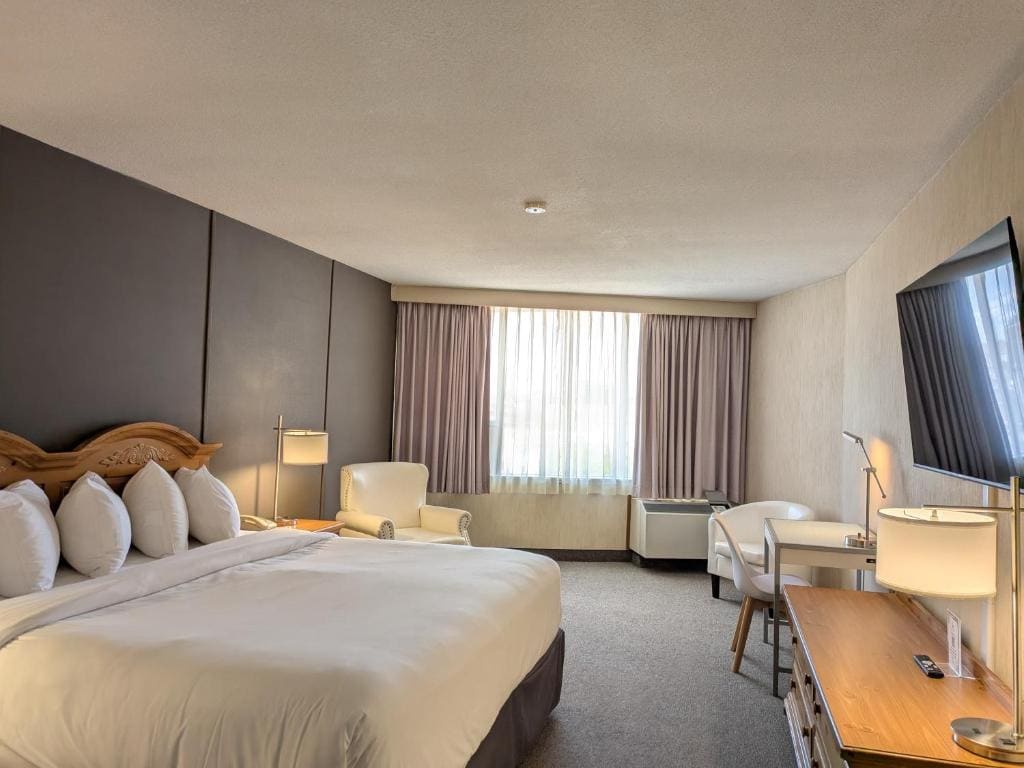 Confederation Place Hotel - View 2