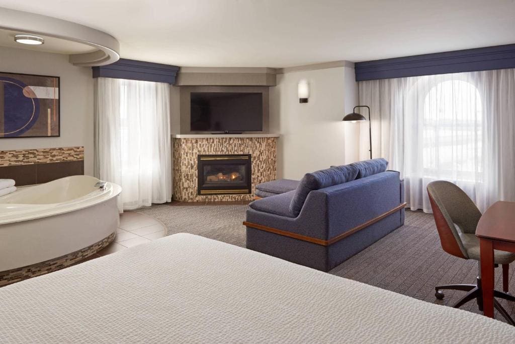 Courtyard by Marriott Waterloo St. Jacobs - View 7