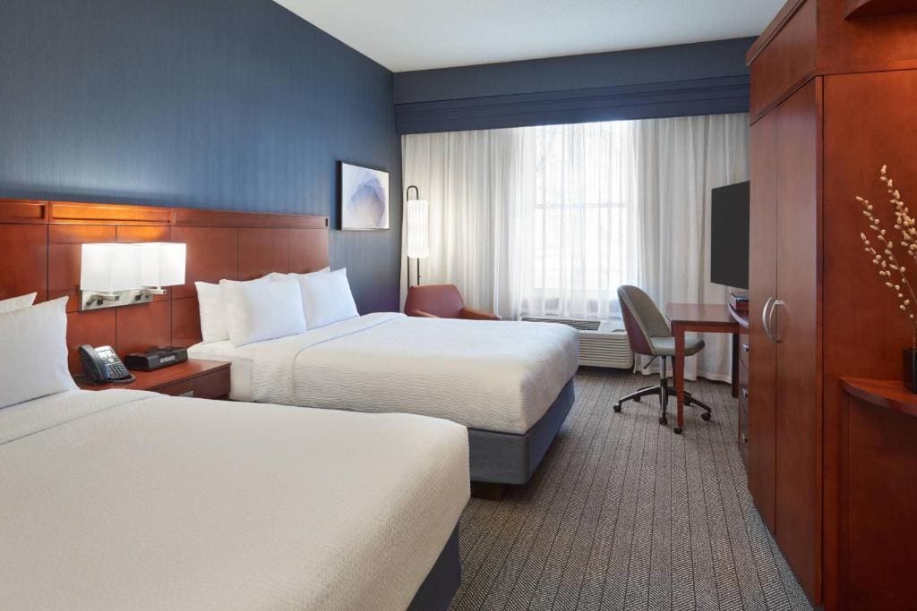 Courtyard by Marriott Waterloo St. Jacobs - View 2