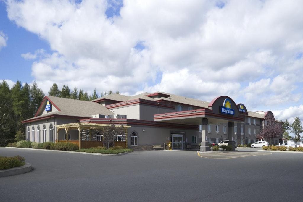 Days Inn & Suites by Wyndham Thunder Bay - Main view
