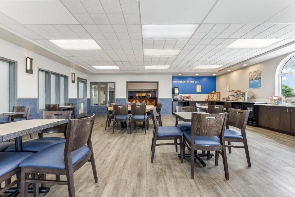Days Inn & Suites by Wyndham Thunder Bay - View 4