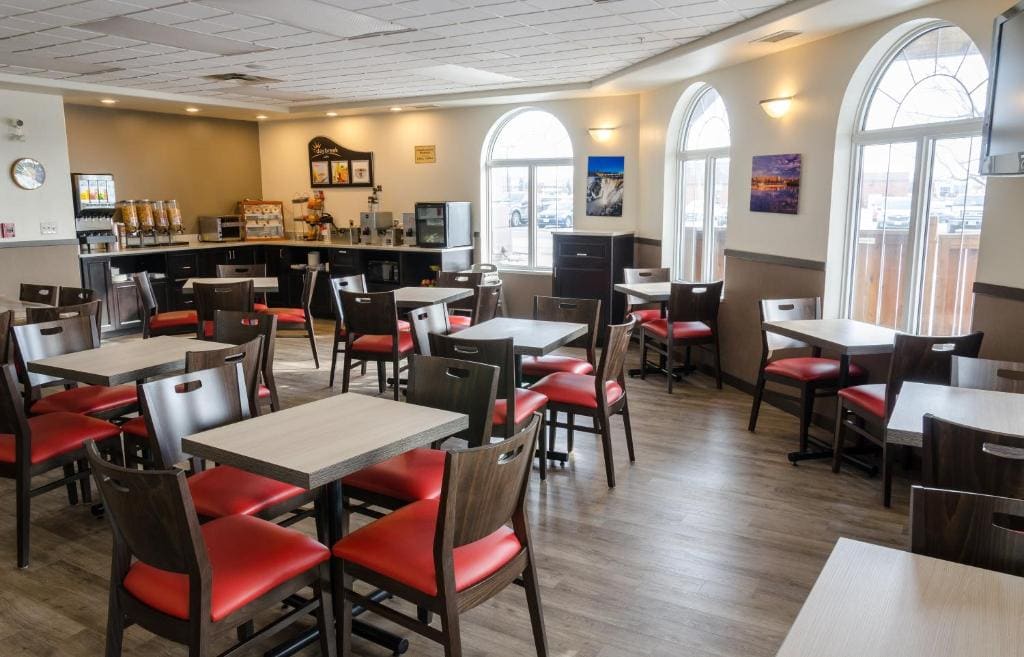 Days Inn & Suites by Wyndham Thunder Bay - View 5