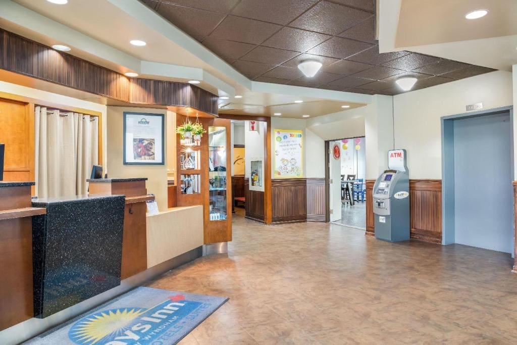 Days Inn by Wyndham Berthierville - View 4