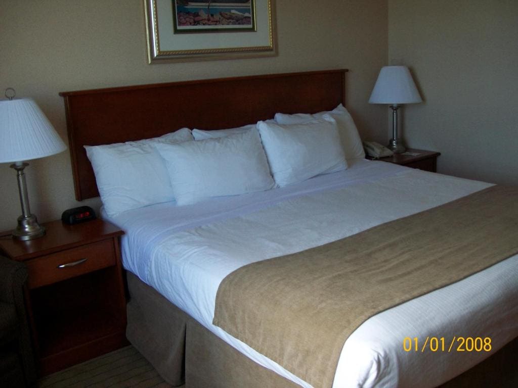 Days Inn by Wyndham Moose Jaw - View 3