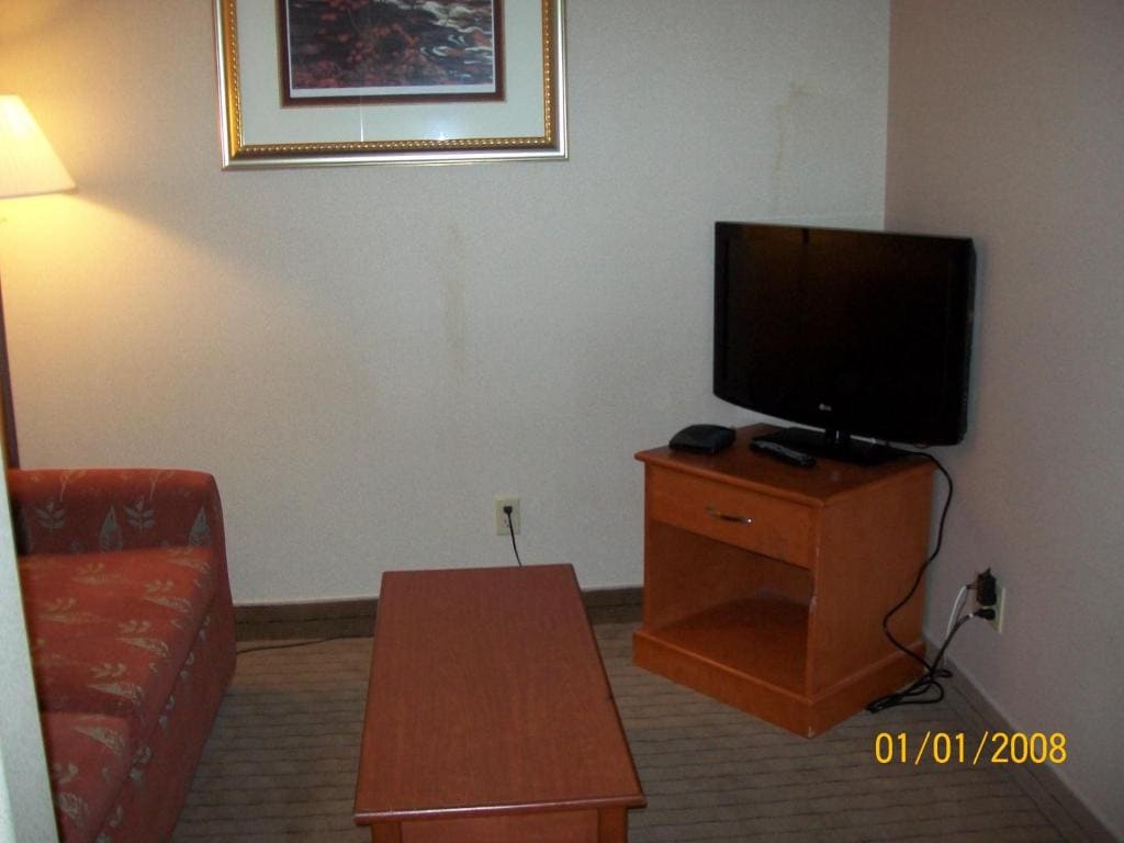 Days Inn by Wyndham Moose Jaw - View 4