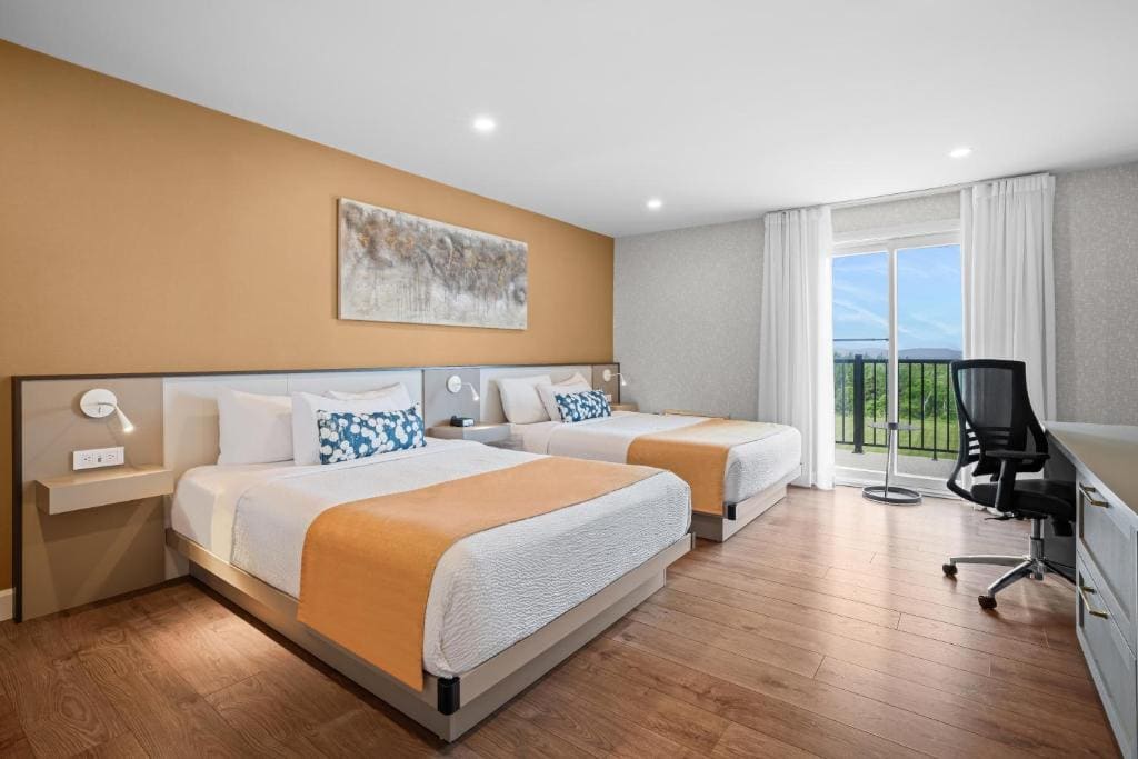 Days Inn by Wyndham Riviere-Du-Loup - View 2