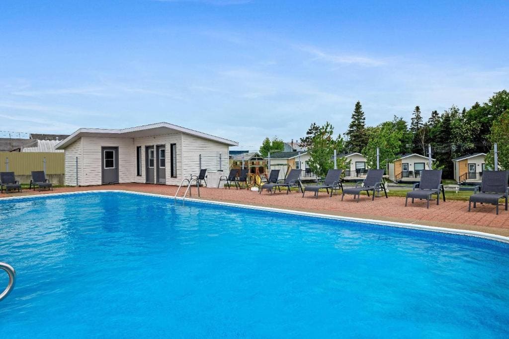 Days Inn by Wyndham Riviere-Du-Loup - View 4