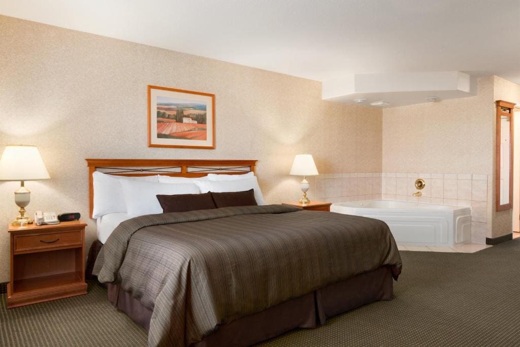 Days Inn by Wyndham Saskatoon - View 7