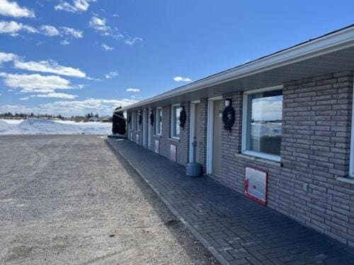 Earlton Motel - View 4