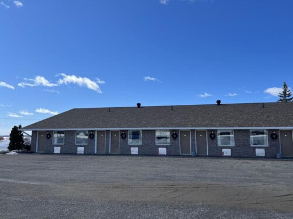 Earlton Motel - View 5