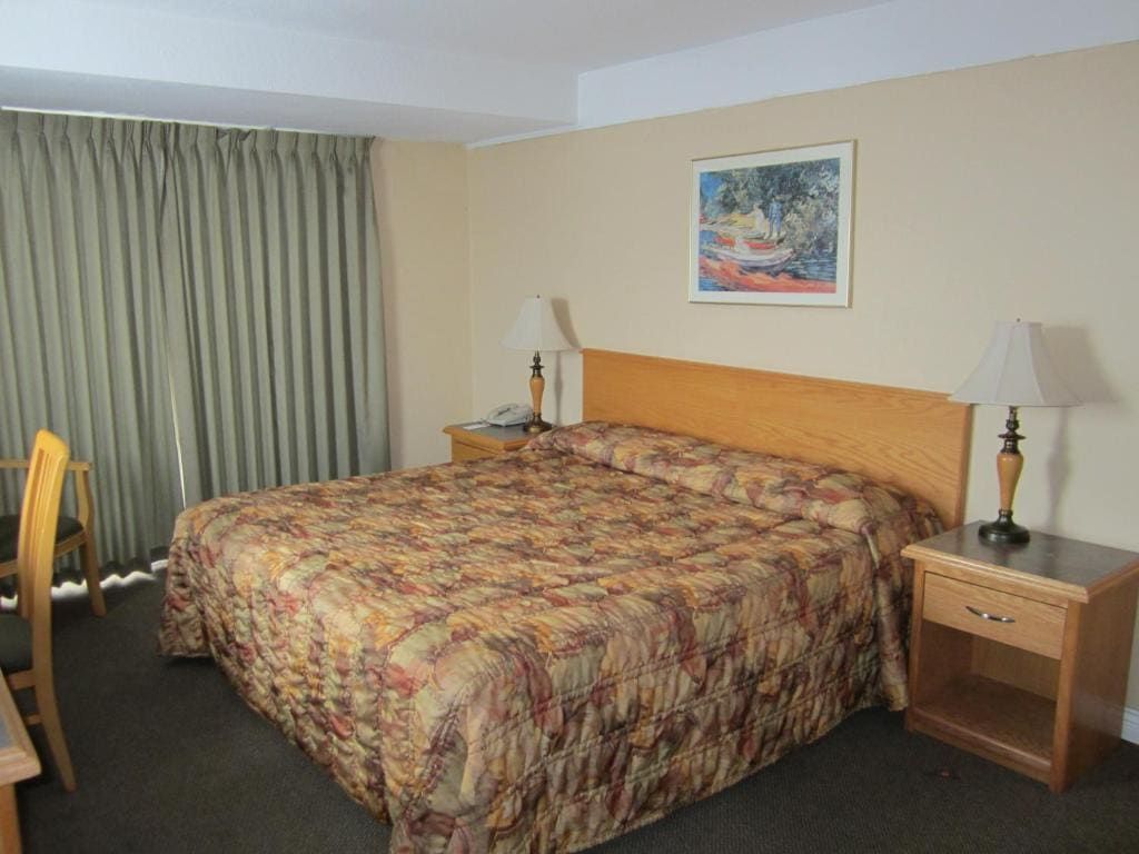 Star Lodge - View 2