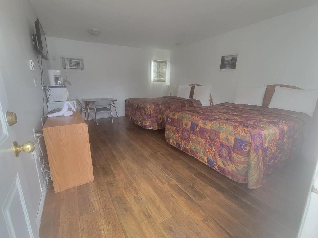 Elks Motel - View 6