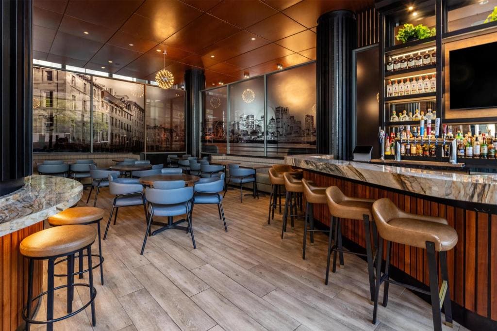 Embassy Suites by Hilton - Montreal - View 4