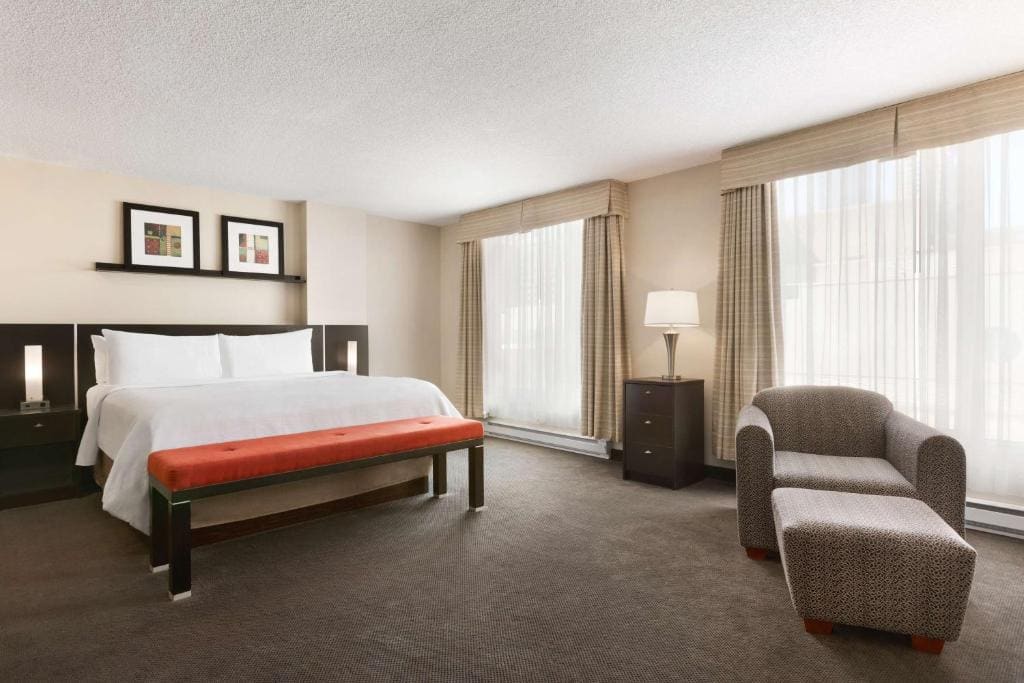 Embassy Suites by Hilton - Montreal - View 2