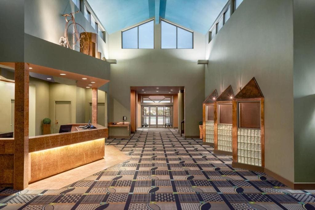 Royal Hotel West Edmonton, Trademark Collection by Wyndham - View 5