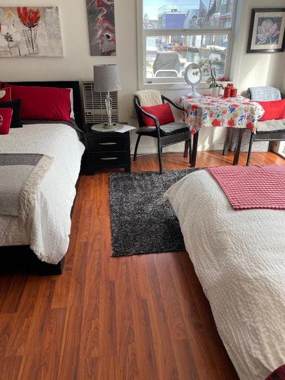 A Float Home B&B in Fisherman’s Wharf — Vue 3