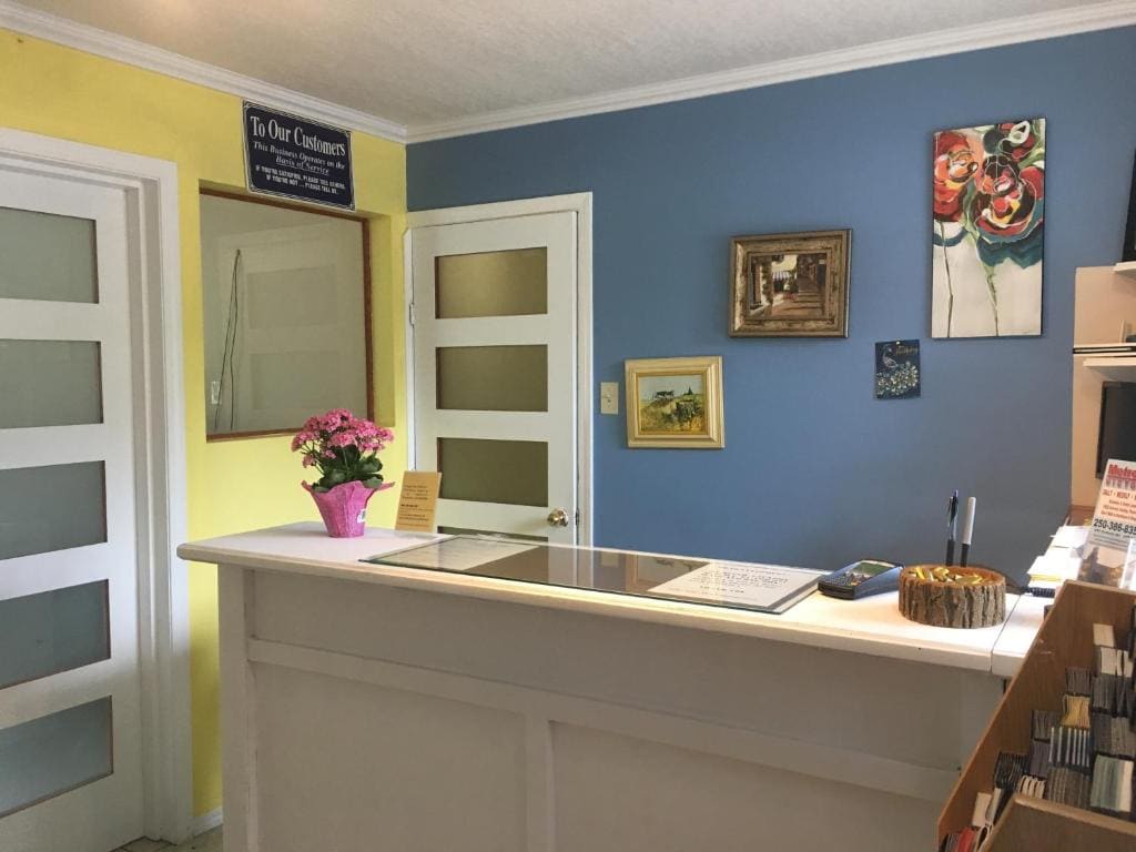 Fuller Lake Chemainus Motel - View 7