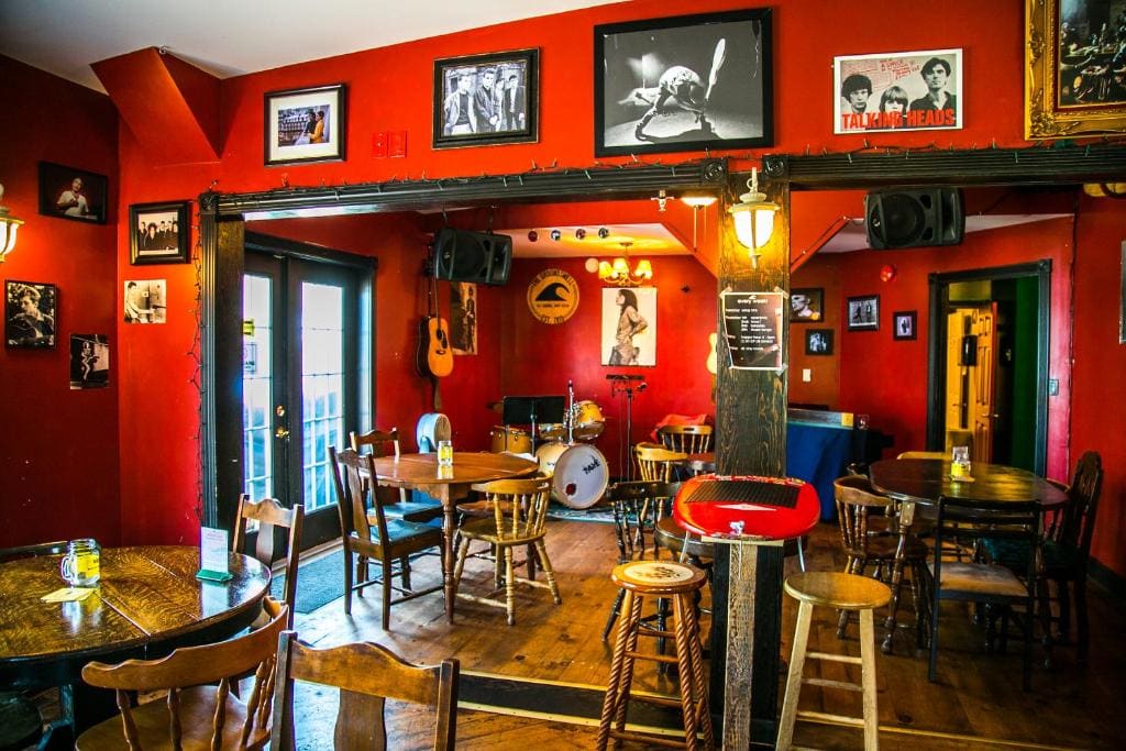 Groundswell Pub & Inn - View 4