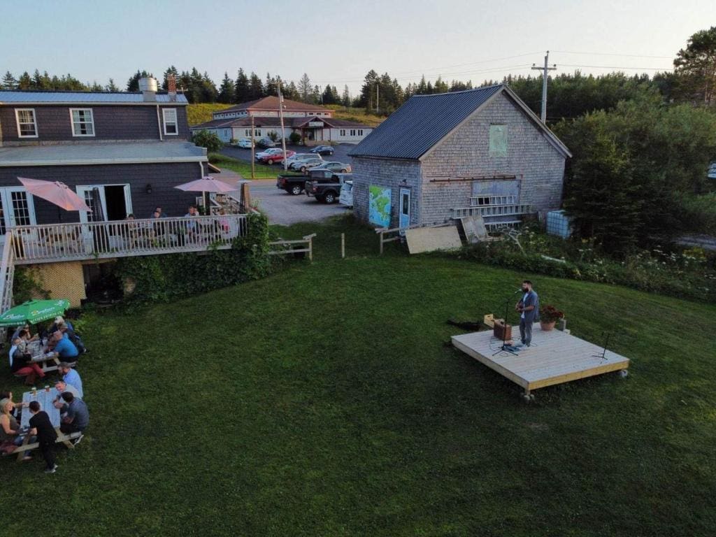 Groundswell Pub & Inn - View 5