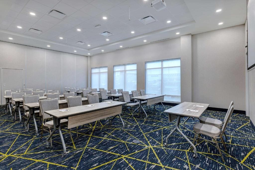 Hampton Inn & Suites Burlington, Ontario, Canada - View 4