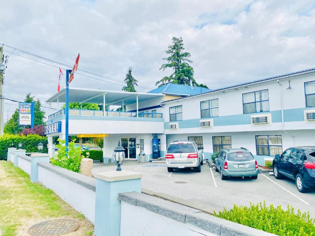 Happy Day Inn - Main view