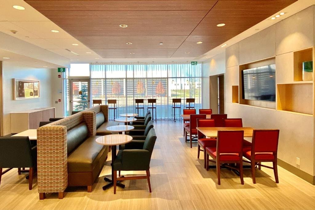 Holiday Inn Express & Suites - Aurora by IHG - View 6