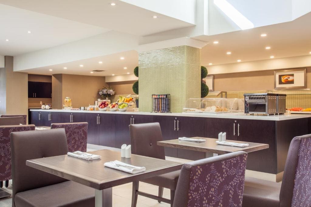 Holiday Inn Toronto International Airport by IHG - View 4