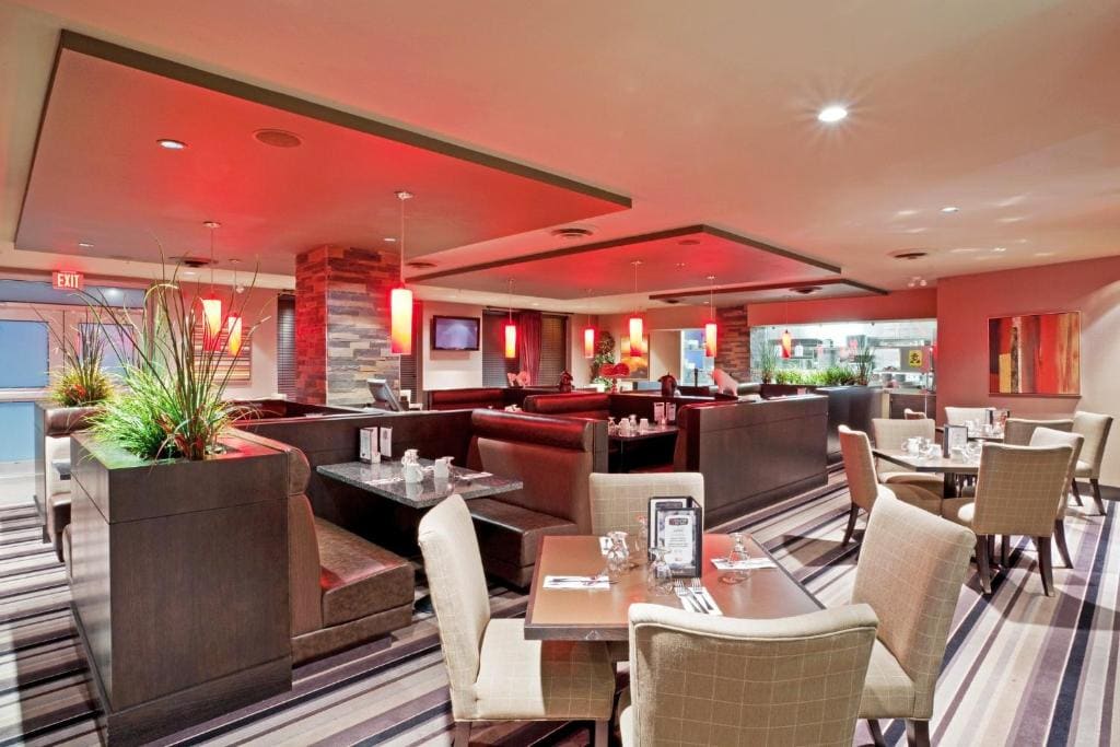 Holiday Inn Hotel & Suites Surrey East - Cloverdale by IHG - View 3