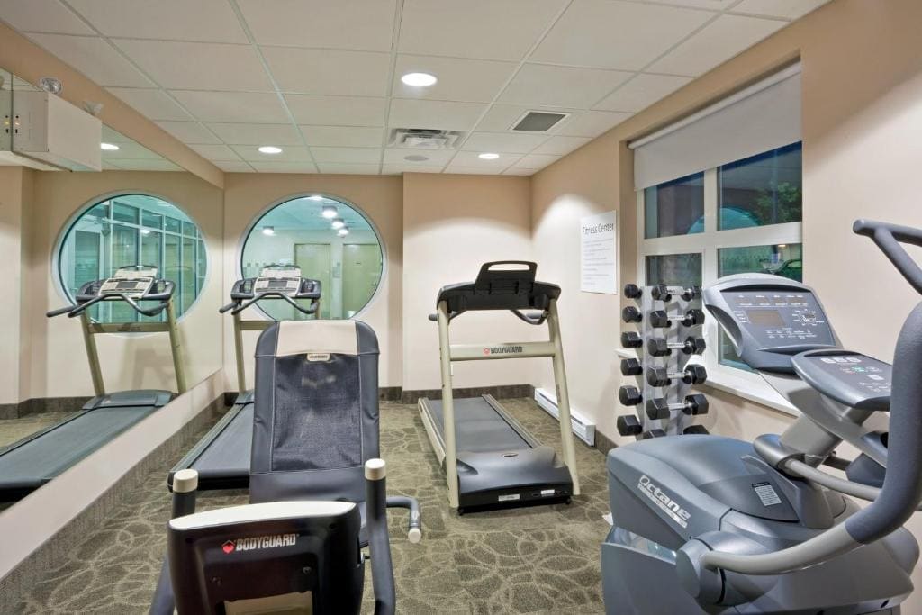 Holiday Inn Hotel & Suites Surrey East - Cloverdale by IHG - View 5