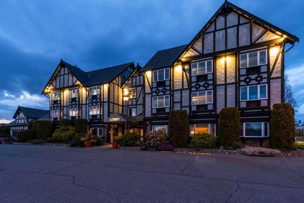 Quality Inn Waddling Dog - Main view