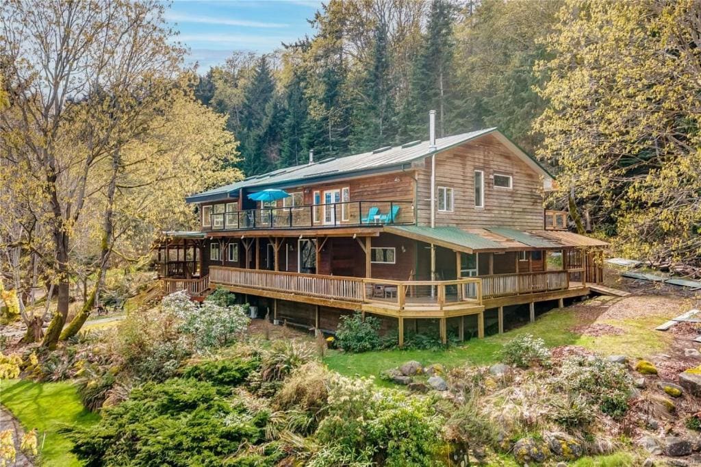Hummingbird B&B - Main view