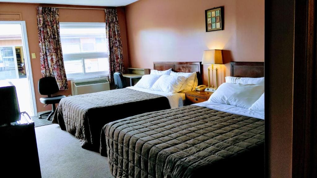 Kings Inn Midland - View 2