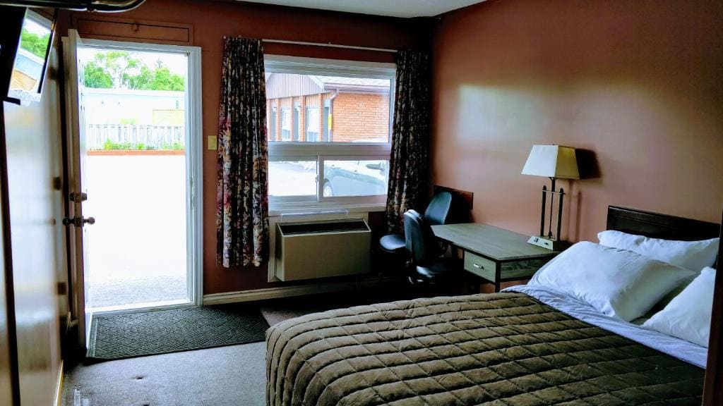Kings Inn Midland - View 6